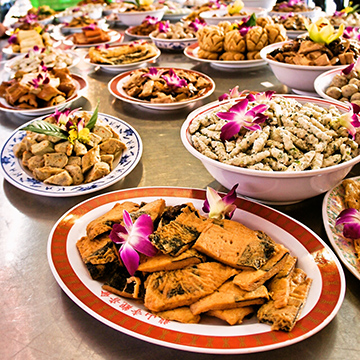 Vegetarian dishes are offered at Taiwanese temples to celebrate the birthdays of the deities.